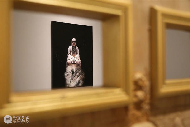 走进钟飙的展厅，竟让我迷失在“现”与“实”中 钟飙 展厅 图像 世界 艺术家 纷呈 世相 现实 深处 动能 崇真艺客