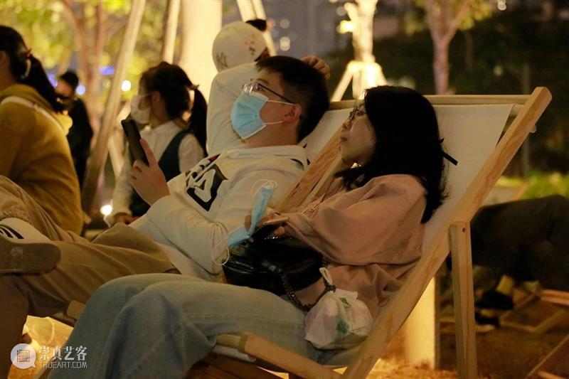 艺趣|2020年美好生活嘉年华收摊啦! 嘉年华 美好生活 艺趣| 草地 人群 海边 快乐的人 深圳 规模 市集 崇真艺客