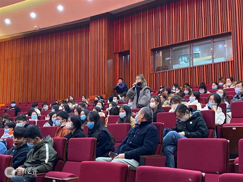 活动现场|这次水墨艺术“走近”高校，我们带着展览走出去、引导观众走进来！ 水墨 活动 高校 艺术 现场 观众 目前 武汉美术馆 学术研究 系列展 崇真艺客