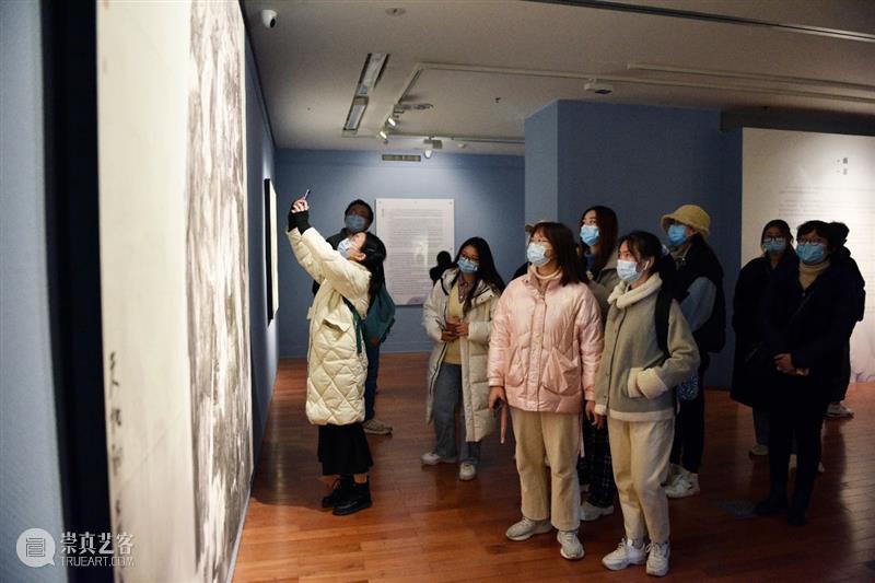 活动现场|这次水墨艺术“走近”高校，我们带着展览走出去、引导观众走进来！ 水墨 活动 高校 艺术 现场 观众 目前 武汉美术馆 学术研究 系列展 崇真艺客