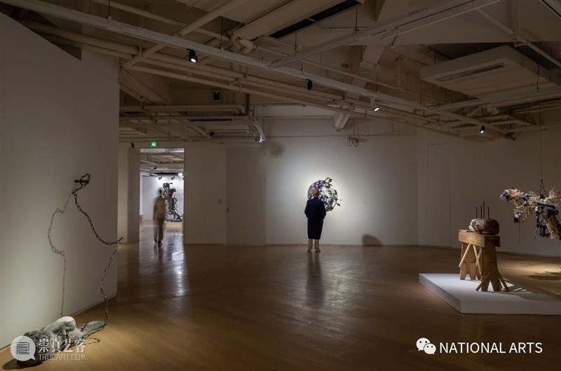 国家美术·展讯丨出神：靳山与赵洋 靳山 赵洋 国家 美术 展讯 名称 时间 地点 昊美术馆 现场 崇真艺客
