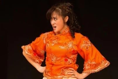 平凡又自信的男人,与被称为悍妇的女人 悍妇 女人 男人 平凡 主角 白凯莉 老头 胡子 阎王爷 老婆 崇真艺客