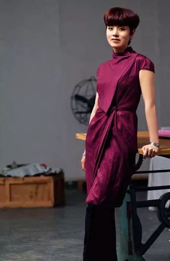 绘画丨央美才女35年前画的素描《大卫》，至今都无人超越  中国舞台美术学会 大卫 素描 央美 绘画 才女 上方 中国舞台美术学会 右上 星标 本文 崇真艺客