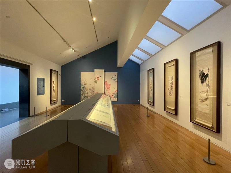 “月圆天宝，花好年丰”：北京画院藏齐白石艺术精品展于苏州博物馆开展  北京画院 北京画院 齐白石 艺术 苏州博物馆 月圆天宝 好年丰 精品 薛良 精品展 海报 崇真艺客