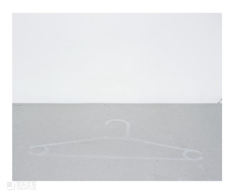画廊|灰尘和物影,消失成为了存在的证据 灰尘 画廊 物影 证据 导言 展厅 兜里 艺术家 李俊 生活 崇真艺客