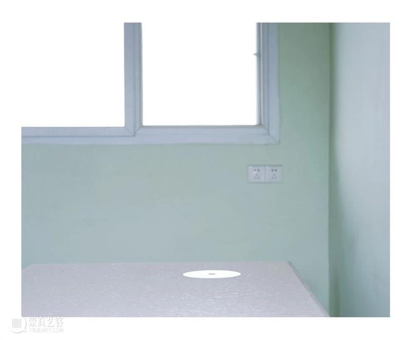 画廊｜灰尘和物影，消失成为了存在的证据 灰尘 画廊 物影 证据 导言 展厅 兜里 艺术家 李俊 生活 崇真艺客
