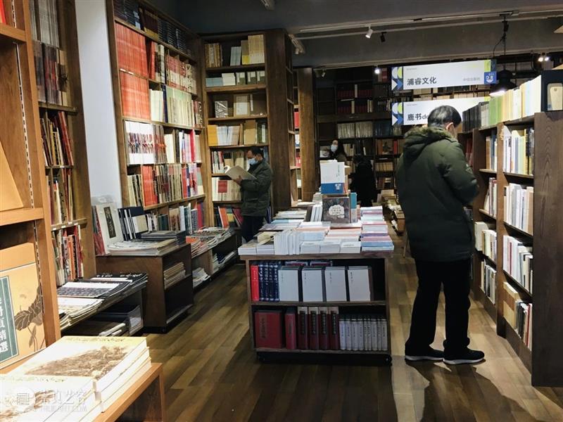 画展、写生、音乐会…书店有这么多玩法？ | 慢闪视集 画展 音乐会 书店 玩法 新年 书展 文创 工作室 市集 美食 崇真艺客