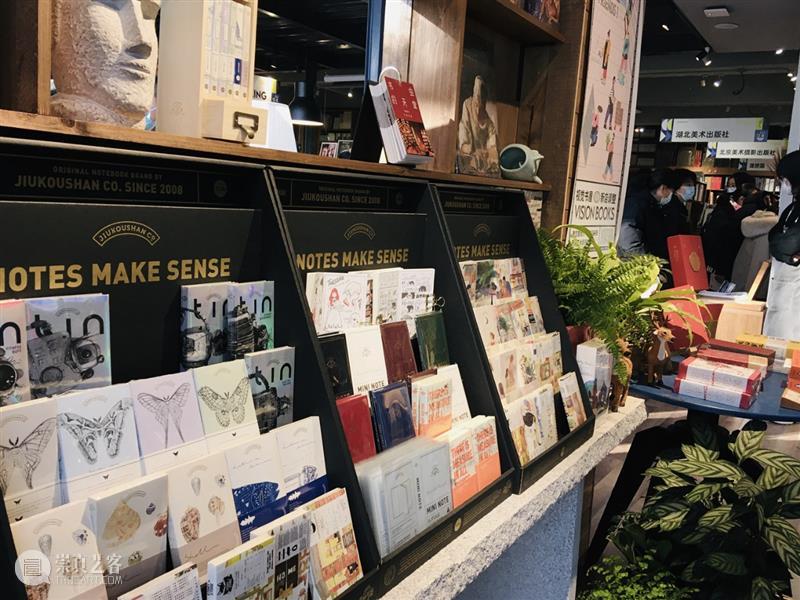 画展、写生、音乐会…书店有这么多玩法？ | 慢闪视集 画展 音乐会 书店 玩法 新年 书展 文创 工作室 市集 美食 崇真艺客