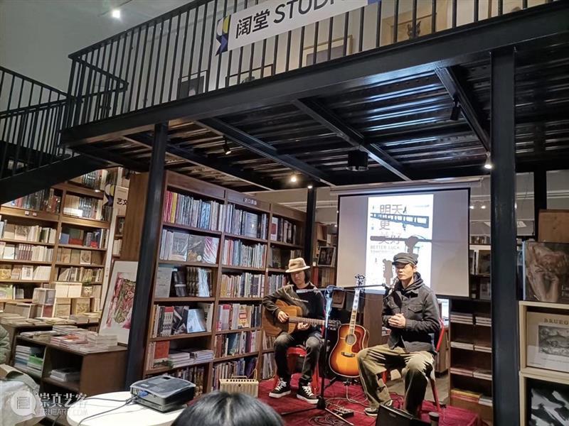 画展、写生、音乐会…书店有这么多玩法？ | 慢闪视集 画展 音乐会 书店 玩法 新年 书展 文创 工作室 市集 美食 崇真艺客