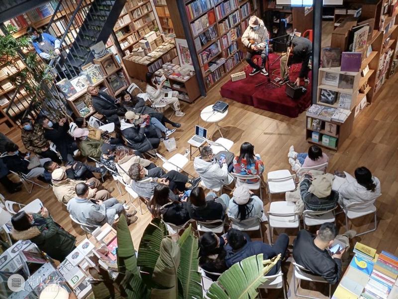 画展、写生、音乐会…书店有这么多玩法？ | 慢闪视集 画展 音乐会 书店 玩法 新年 书展 文创 工作室 市集 美食 崇真艺客