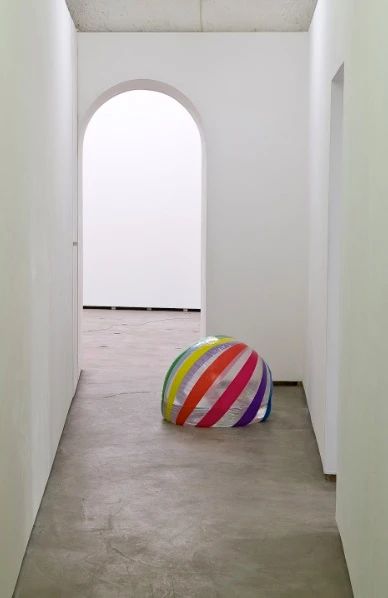 同行/日常每天都在发送摩斯密码 | Ariel Orozco Ariel Orozco 同行 摩斯密码 古巴 目前 墨西哥城 生活 工作 媒介 崇真艺客