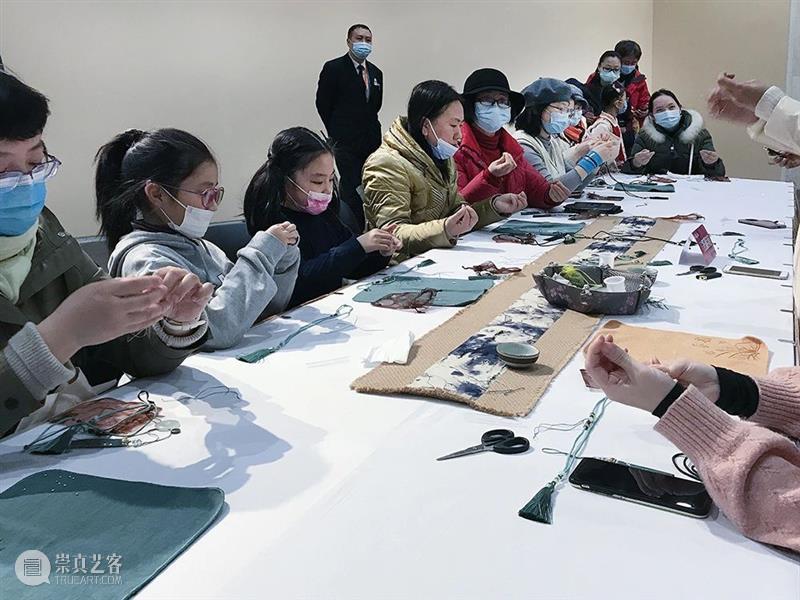 【中华艺术宫 | 现场】美术馆里迎新纳福,共庆元旦佳节 现场 美术馆 纳福 佳节 中华艺术宫 假期 新年 艺术 观众 朋友 崇真艺客