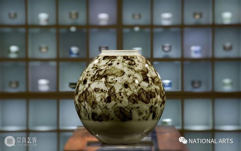 国家美术·展讯丨磁场——白磊白明双个展 磁场 白磊 白明双 个展 美术 国家 展讯 名称 时间 地点 崇真艺客