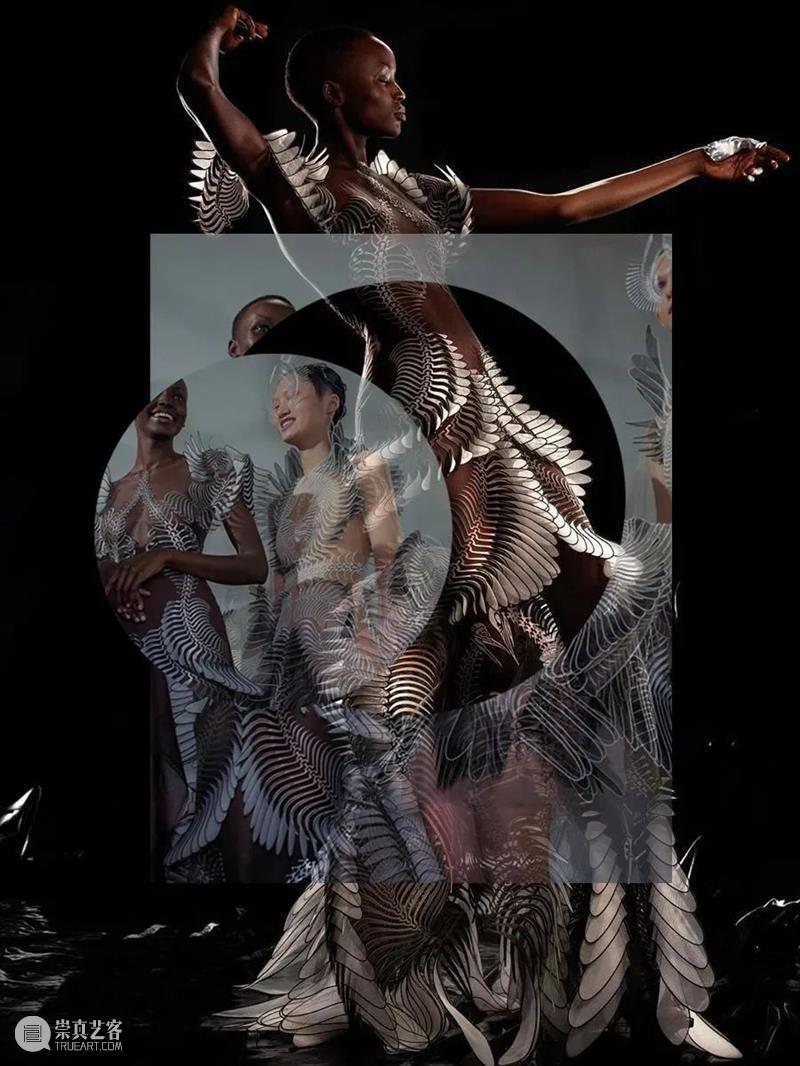 下一个麦昆——手工艺结合数字技术，将艺术时装推向革命的先行者 时装 艺术 技术 先行者 麦昆 手工艺 数字 上方 中国舞台美术学会 右上 崇真艺客