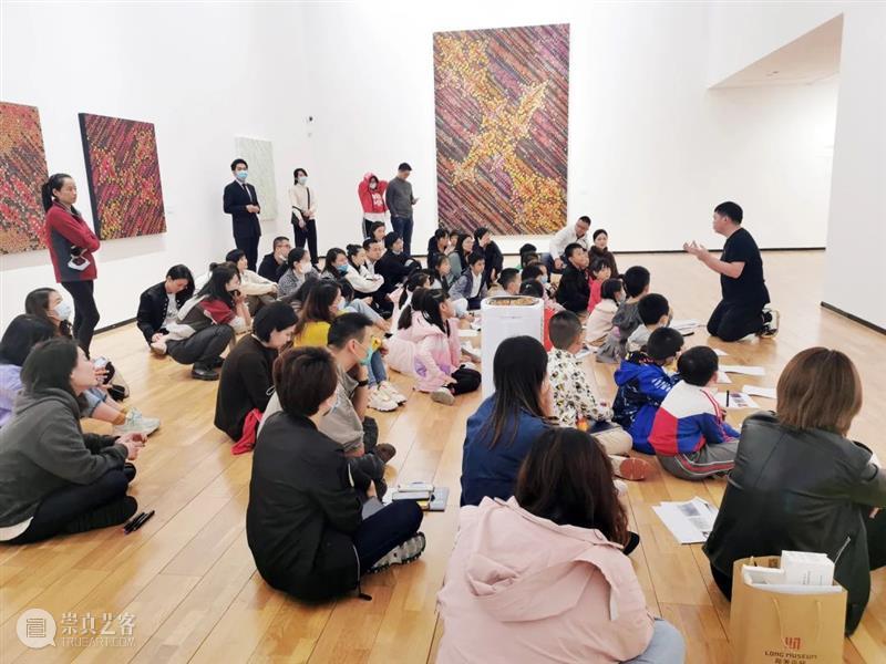 LONG展评 | 这是篇来自美术馆馆长、画廊创始人、策展人、艺术家和写作者的展评 创始人 馆长 艺术家 作者 LONG 展评 美术馆 画廊 编者按 龙美术馆 崇真艺客