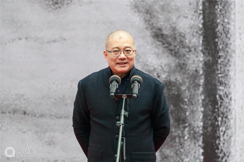 许江：综合材料绘画已经成为中国画坛上一支勃勃发展的新军 许江 绘画 中国 画坛 新军 材料 全国 宁波 综合材料绘画双年展 开幕式 崇真艺客