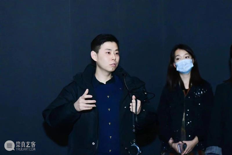 时代·艺术家| 张沐辰：是心动还是水动？ 艺术家 张沐辰 时代 心率 视频 坎坎 伐檀 河水 涟猗 水面 崇真艺客