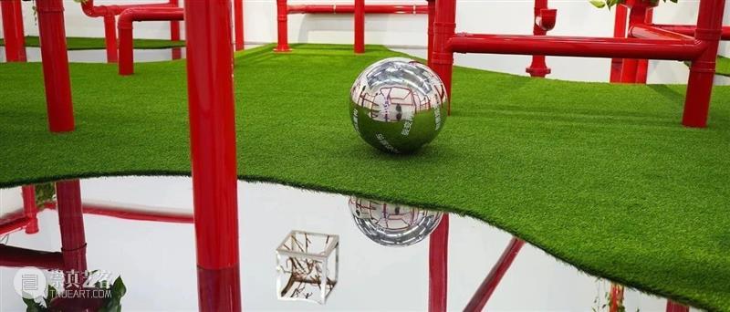 时代·艺术家| 张沐辰：是心动还是水动？ 艺术家 张沐辰 时代 心率 视频 坎坎 伐檀 河水 涟猗 水面 崇真艺客