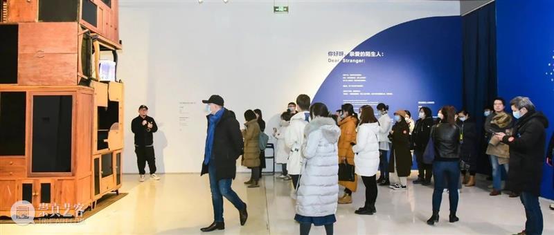 时代·艺术家| 张沐辰：是心动还是水动？ 艺术家 张沐辰 时代 心率 视频 坎坎 伐檀 河水 涟猗 水面 崇真艺客