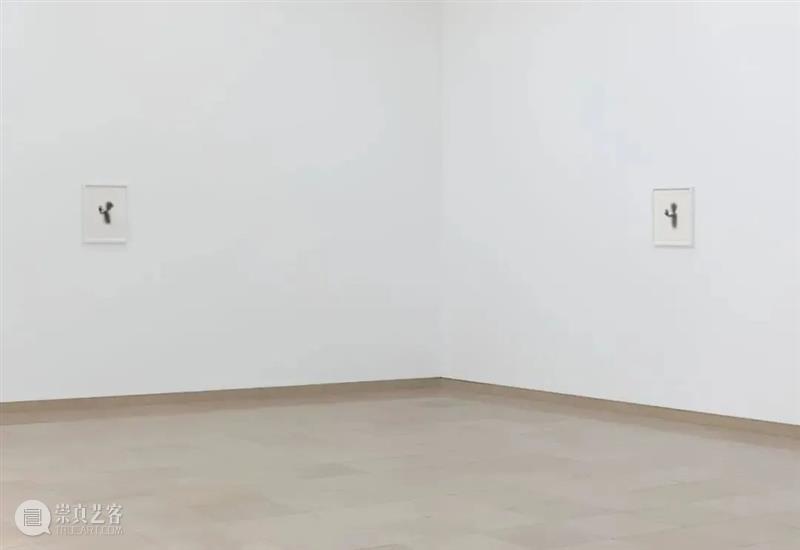 法国尼姆当代艺术博物馆为塔里克·克斯旺森(Tarik Kiswanson)举办最新个展|AR艺术家 塔里克·克斯旺森 艺术家 Kiswanson 法国尼姆当代艺术博物馆 个展 纸本 阿尔敏 莱希 法国 尼姆 崇真艺客