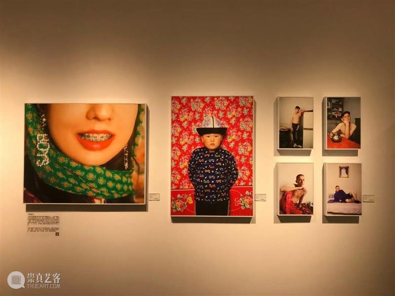 “艺厘米”对话高台:捕捉艺术家紧跟时代的作品,新疆首家当代艺术机构的社会议题探索 高台 艺术 新疆 时代 议题 机构 社会 作品 艺术家 艺厘米 崇真艺客