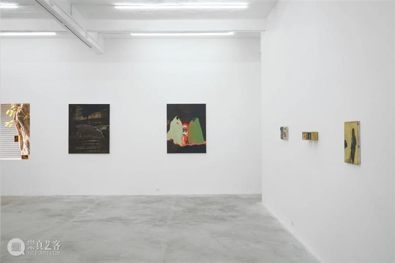 李明昌:地表 | 现场 地表 李明昌 现场 Ground Surface 艺术家 Artist 展期 地址 广州市海珠区泉塘路38号十号楼 崇真艺客