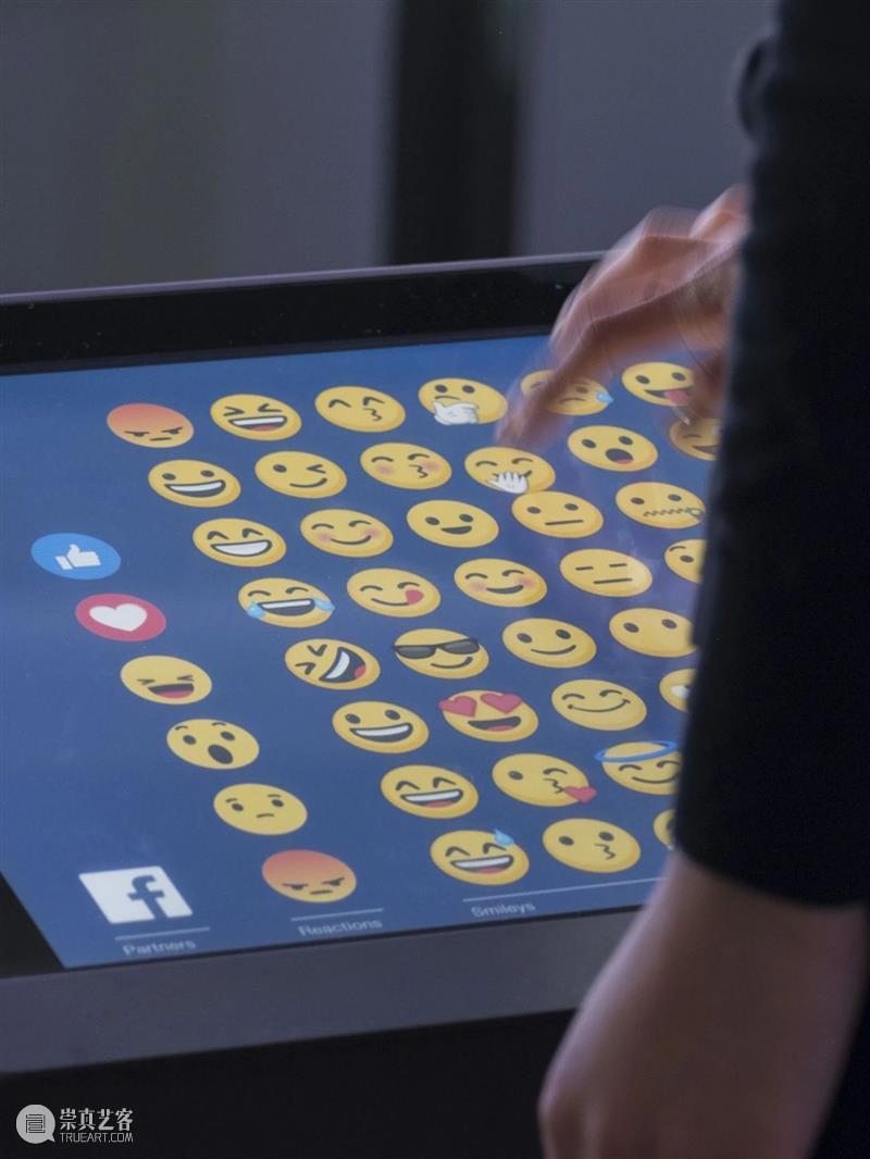 可视化灯光装置、人体感应互动墙...Facebook的交互式体验全球合作伙伴中心 Facebook 灯光 装置 人体 全球合作伙伴中心 远见 公司 世界上 地位 Facebook希望设计公司 崇真艺客