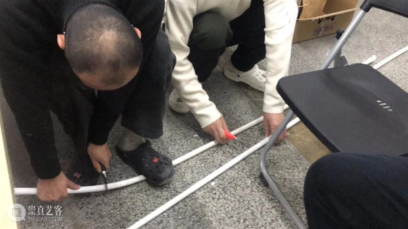 | 我们就是行为 | 1月31日最终现场 行为 现场 水泥 公园 空间 部分 艺术家 吕德生 何悠 河马 崇真艺客
