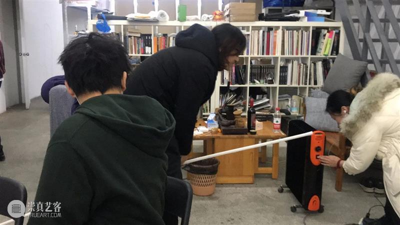 | 我们就是行为 | 1月31日最终现场 行为 现场 水泥 公园 空间 部分 艺术家 吕德生 何悠 河马 崇真艺客