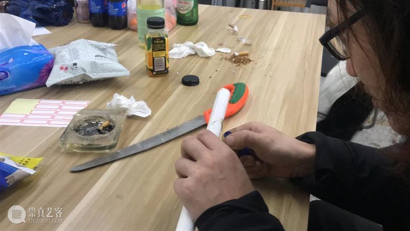 | 我们就是行为 | 1月31日最终现场 行为 现场 水泥 公园 空间 部分 艺术家 吕德生 何悠 河马 崇真艺客