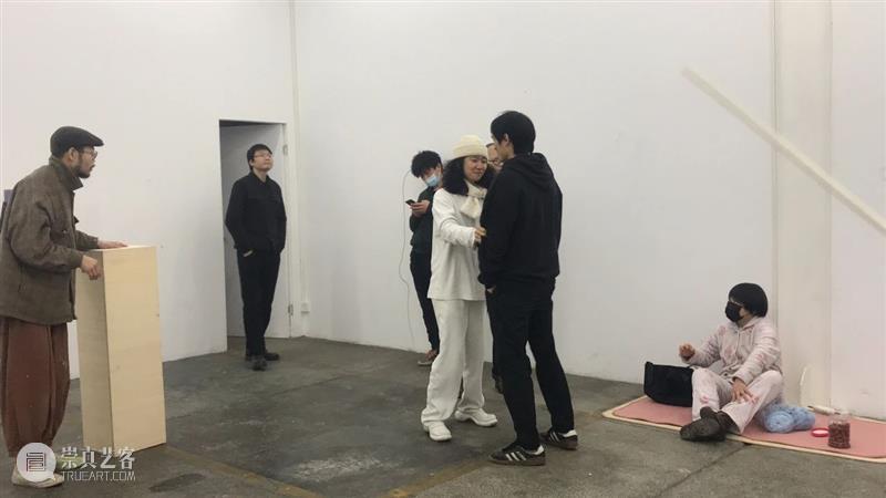 | 我们就是行为 | 1月31日最终现场 行为 现场 水泥 公园 空间 部分 艺术家 吕德生 何悠 河马 崇真艺客