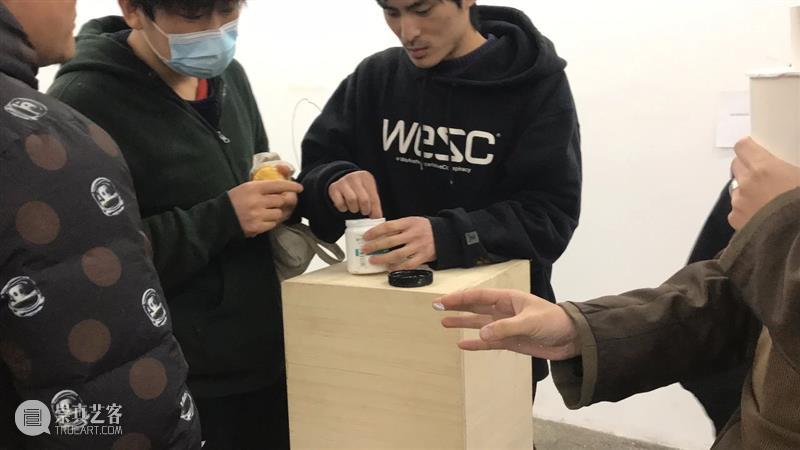 | 我们就是行为 | 1月31日最终现场 行为 现场 水泥 公园 空间 部分 艺术家 吕德生 何悠 河马 崇真艺客