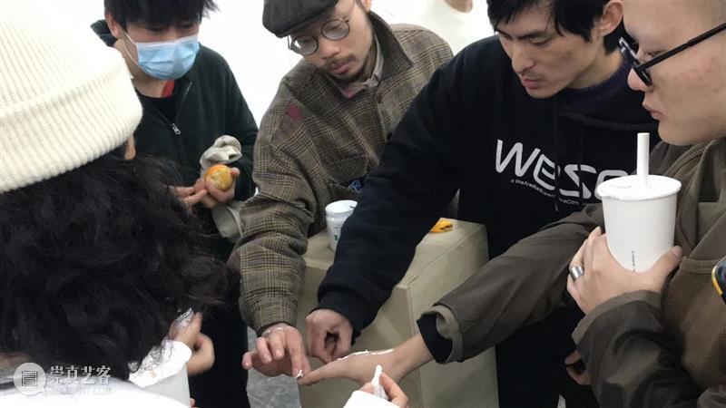 | 我们就是行为 | 1月31日最终现场 行为 现场 水泥 公园 空间 部分 艺术家 吕德生 何悠 河马 崇真艺客