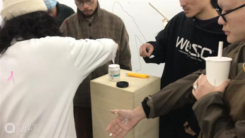 | 我们就是行为 | 1月31日最终现场 行为 现场 水泥 公园 空间 部分 艺术家 吕德生 何悠 河马 崇真艺客
