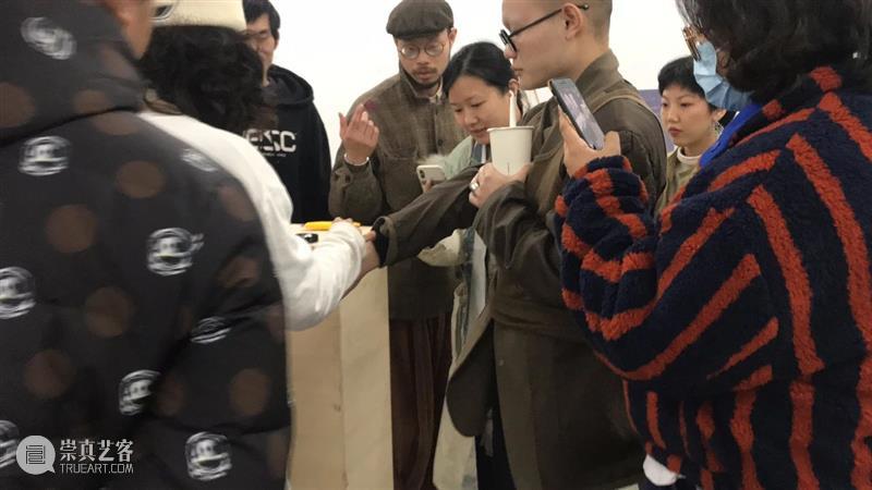 | 我们就是行为 | 1月31日最终现场 行为 现场 水泥 公园 空间 部分 艺术家 吕德生 何悠 河马 崇真艺客