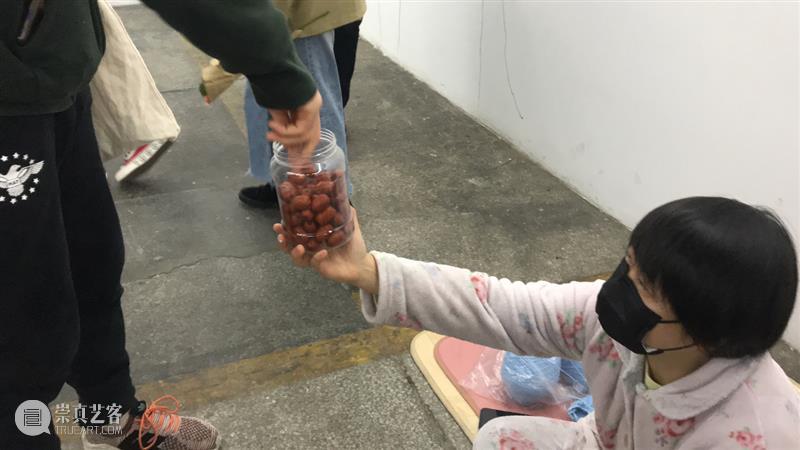 | 我们就是行为 | 1月31日最终现场 行为 现场 水泥 公园 空间 部分 艺术家 吕德生 何悠 河马 崇真艺客