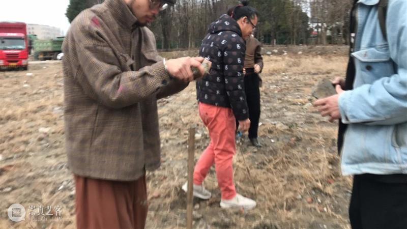 | 我们就是行为 | 1月31日最终现场 行为 现场 水泥 公园 空间 部分 艺术家 吕德生 何悠 河马 崇真艺客