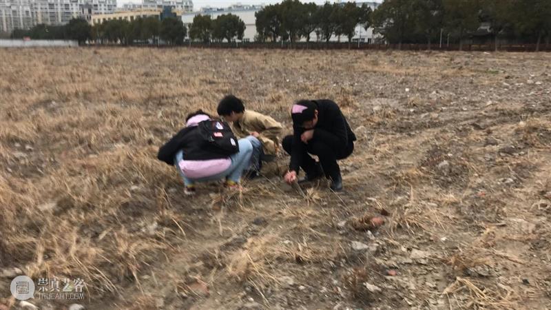 | 我们就是行为 | 1月31日最终现场 行为 现场 水泥 公园 空间 部分 艺术家 吕德生 何悠 河马 崇真艺客