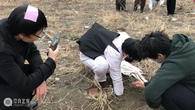 | 我们就是行为 | 1月31日最终现场 行为 现场 水泥 公园 空间 部分 艺术家 吕德生 何悠 河马 崇真艺客