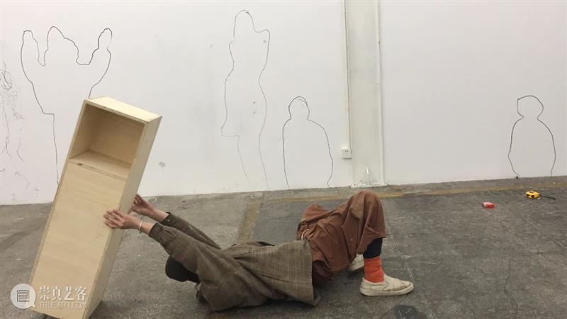 | 我们就是行为 | 1月31日最终现场 行为 现场 水泥 公园 空间 部分 艺术家 吕德生 何悠 河马 崇真艺客