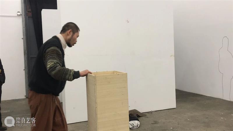| 我们就是行为 | 1月31日最终现场 行为 现场 水泥 公园 空间 部分 艺术家 吕德生 何悠 河马 崇真艺客
