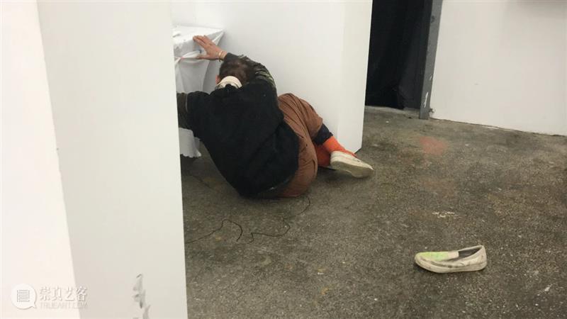 | 我们就是行为 | 1月31日最终现场 行为 现场 水泥 公园 空间 部分 艺术家 吕德生 何悠 河马 崇真艺客