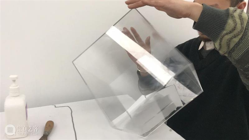| 我们就是行为 | 1月31日最终现场 行为 现场 水泥 公园 空间 部分 艺术家 吕德生 何悠 河马 崇真艺客
