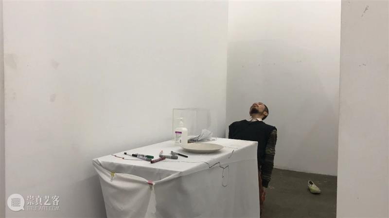 | 我们就是行为 | 1月31日最终现场 行为 现场 水泥 公园 空间 部分 艺术家 吕德生 何悠 河马 崇真艺客