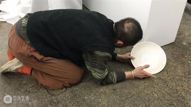 | 我们就是行为 | 1月31日最终现场 行为 现场 水泥 公园 空间 部分 艺术家 吕德生 何悠 河马 崇真艺客