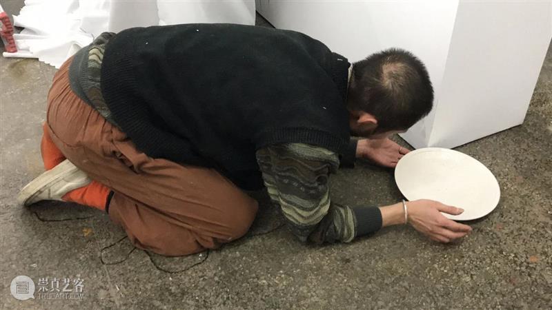 | 我们就是行为 | 1月31日最终现场 行为 现场 水泥 公园 空间 部分 艺术家 吕德生 何悠 河马 崇真艺客