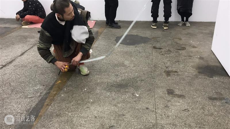 | 我们就是行为 | 1月31日最终现场 行为 现场 水泥 公园 空间 部分 艺术家 吕德生 何悠 河马 崇真艺客