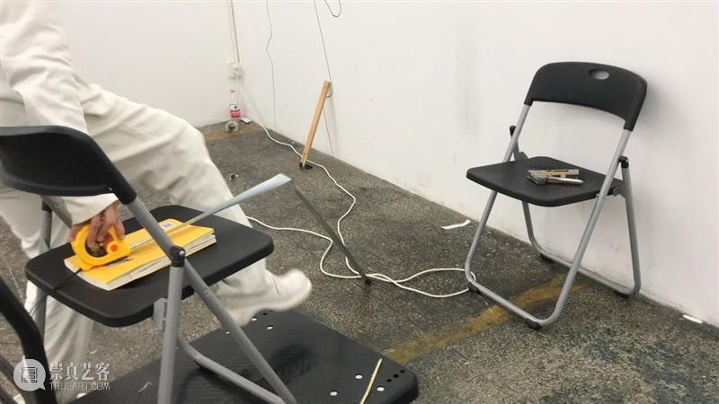 | 我们就是行为 | 1月31日最终现场 行为 现场 水泥 公园 空间 部分 艺术家 吕德生 何悠 河马 崇真艺客