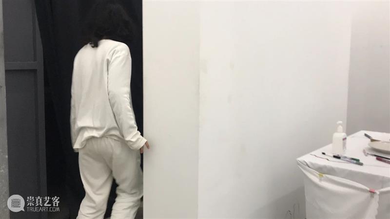 | 我们就是行为 | 1月31日最终现场 行为 现场 水泥 公园 空间 部分 艺术家 吕德生 何悠 河马 崇真艺客