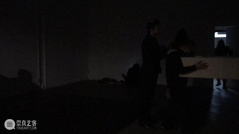 | 我们就是行为 | 1月31日最终现场 行为 现场 水泥 公园 空间 部分 艺术家 吕德生 何悠 河马 崇真艺客